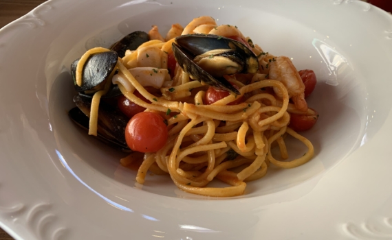 В кафе «Моремания» в Москве обнаружили нарушения санитарных норм В кафе «Моремания» в Москве обнаружили нарушения санитарных норм